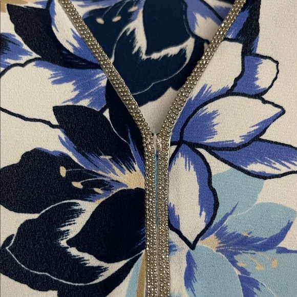 JM Collection Blue Floral Blouse Size L - Picture 4 of 6